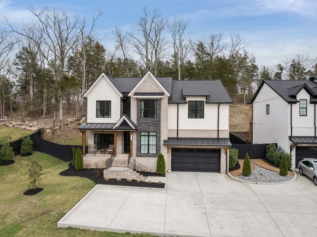 7674 Sawyer Brown Rd, Nashville, TN 37221