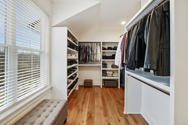 7674 Sawyer Brown Rd, Nashville, TN 37221