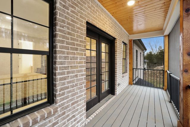 7674 Sawyer Brown Rd, Nashville, TN 37221