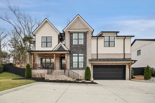 7674 Sawyer Brown Rd, Nashville, TN 37221