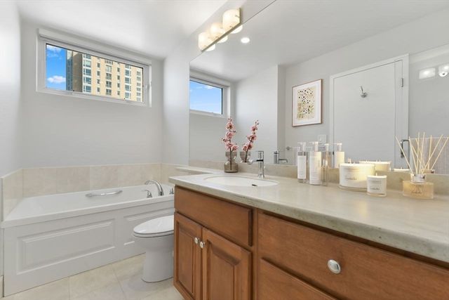 6 Canal Park 705, Cambridge, MA 02141