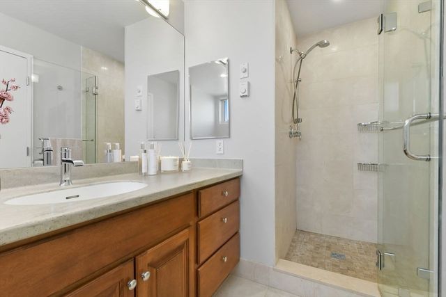 6 Canal Park 705, Cambridge, MA 02141