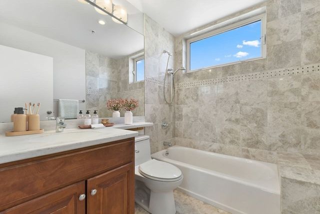 6 Canal Park 705, Cambridge, MA 02141