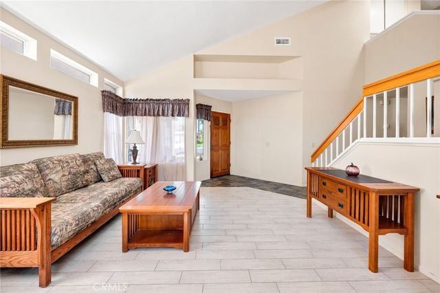 25300 Corte Sombrero, Murrieta, CA 92563