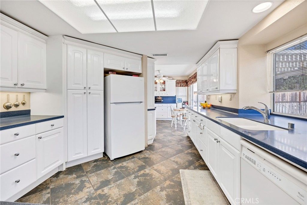 Image 13 of property listing at 25300 Corte Sombrero, Murrieta, CA 92563