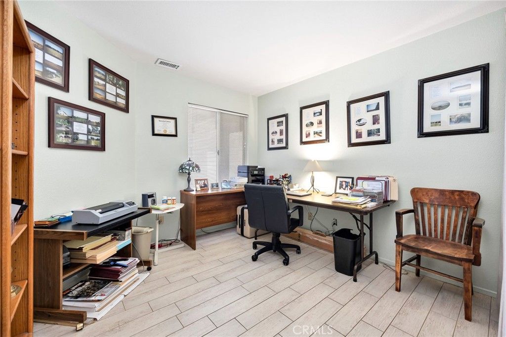 Image 22 of property listing at 25300 Corte Sombrero, Murrieta, CA 92563