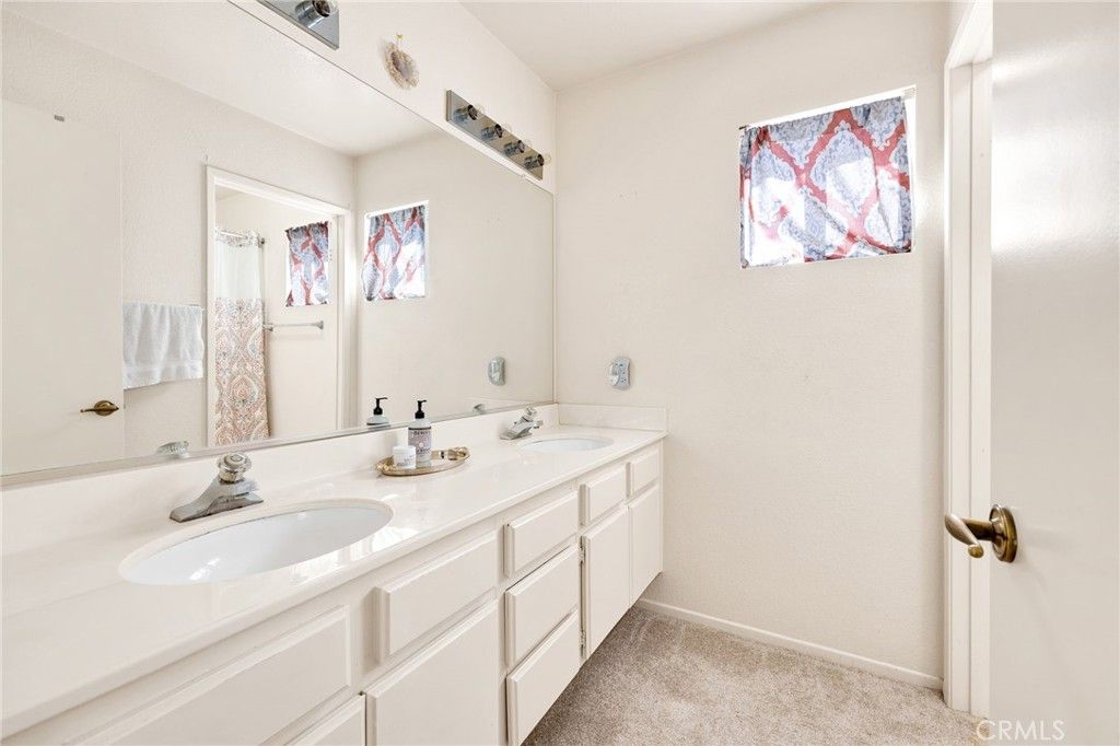 Image 25 of property listing at 25300 Corte Sombrero, Murrieta, CA 92563