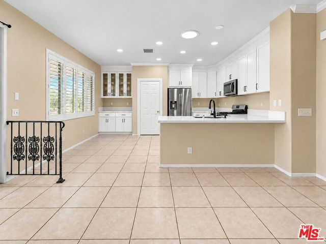17886 Robusta Drive, Riverside, CA 92503