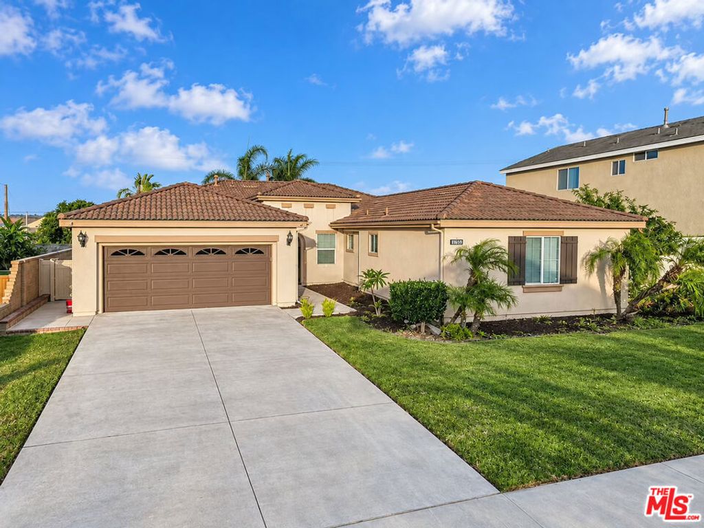 17886 Robusta Drive, Riverside, CA 92503