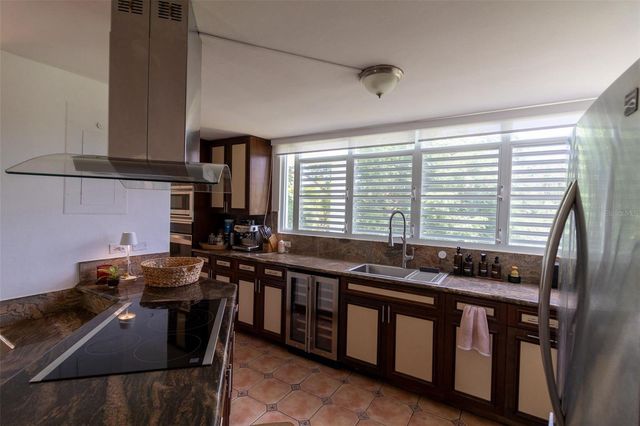 A21 CALLE POPPY, PARQUE FORESTAL A21, San Juan, PR 00926