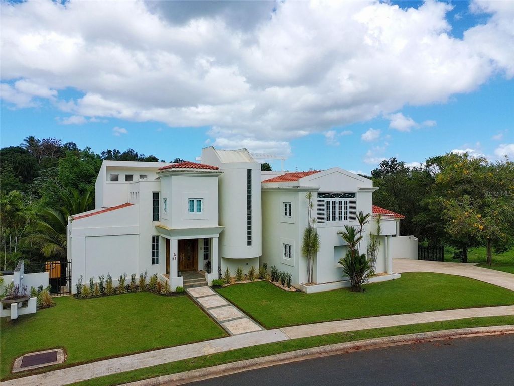 Image 3 of property listing at A21 CALLE POPPY, PARQUE FORESTAL A21, San Juan, PR 00926