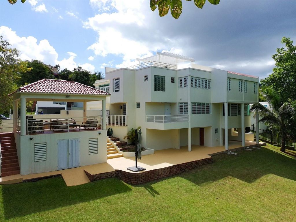 Image 5 of property listing at A21 CALLE POPPY, PARQUE FORESTAL A21, San Juan, PR 00926