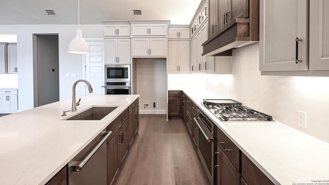 1108 Elm Forest Drive, New Braunfels, TX 78132