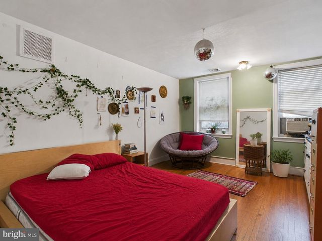 4702 CEDAR AVE, Philadelphia, PA 19143