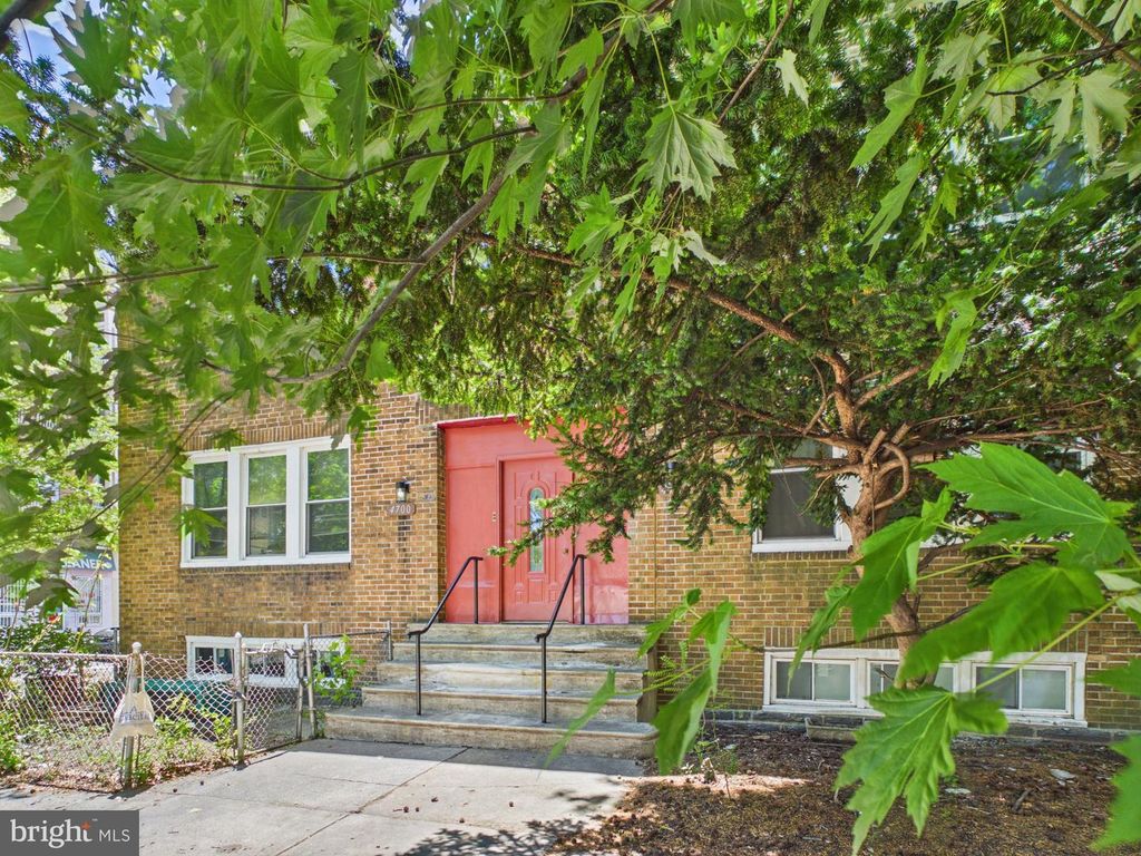 4702 CEDAR AVE, Philadelphia, PA 19143