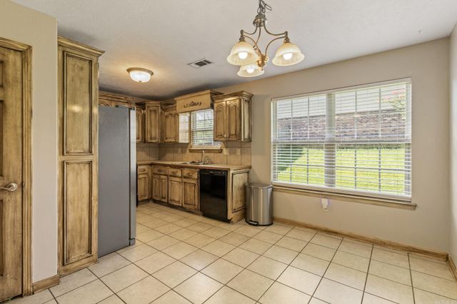 137 Weathering Dr Drive, Austin, AR 72007