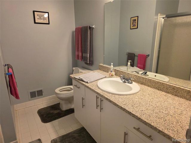 2090 Pleasant Drive, Commerce Twp, MI 48390