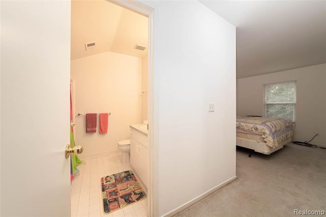 2090 Pleasant Drive, Commerce Twp, MI 48390