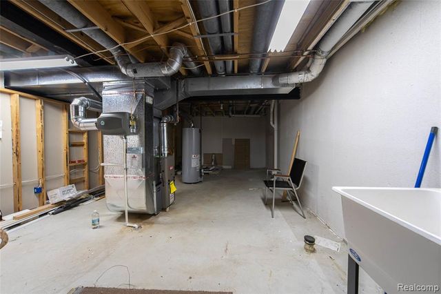 2090 Pleasant Drive, Commerce Twp, MI 48390