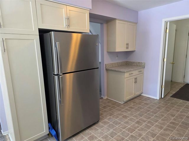 2090 Pleasant Drive, Commerce Twp, MI 48390