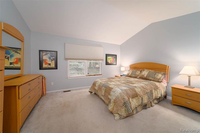 2090 Pleasant Drive, Commerce Twp, MI 48390