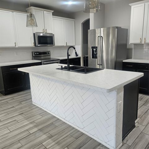 7413 Lake Vista Way, Fort Worth, TX 76179