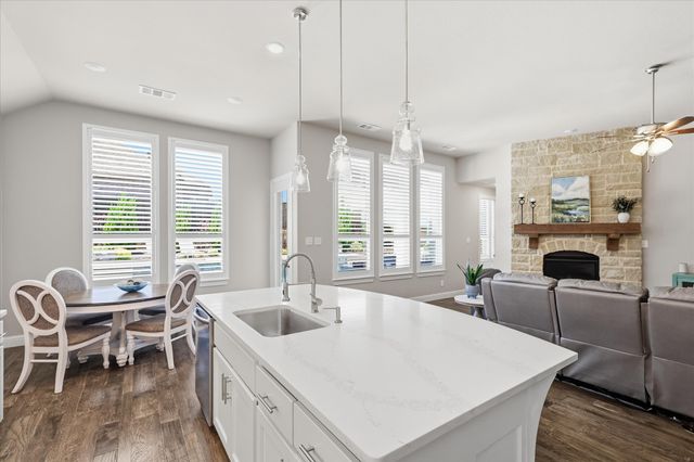 3905 W Wildridge Boulevard, Oak Point, TX 75068