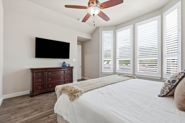 3905 W Wildridge Boulevard, Oak Point, TX 75068