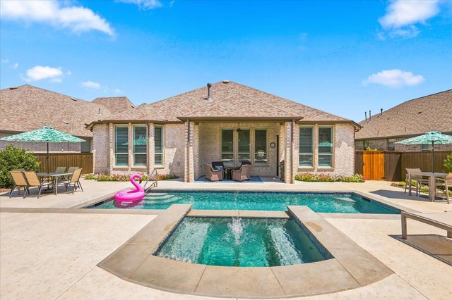 3905 W Wildridge Boulevard, Oak Point, TX 75068