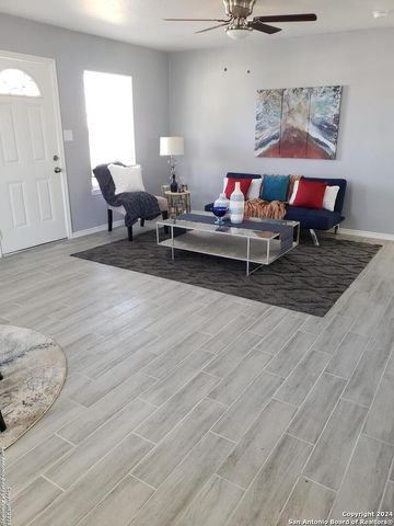 314 W PETALUMA BLVD, San Antonio, TX 78221