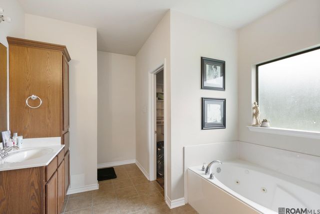 26526 Acadia Ct, Denham Springs, LA 70726