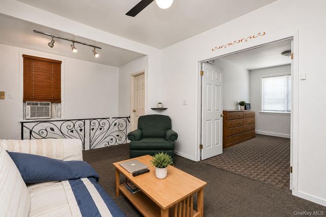 2118 W 7th Street, Brooklyn, NY 11223