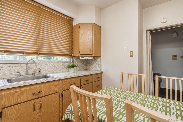 2118 W 7th Street, Brooklyn, NY 11223