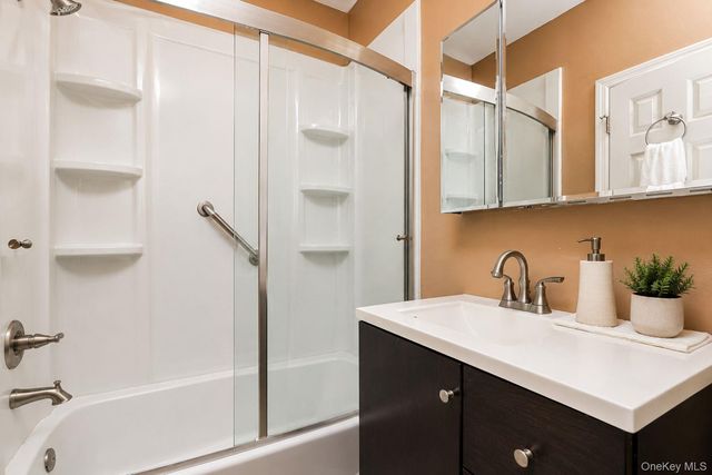 2118 W 7th Street, Brooklyn, NY 11223