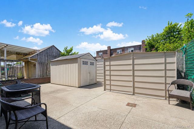 2118 W 7th Street, Brooklyn, NY 11223
