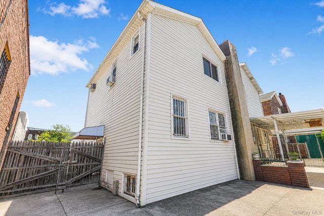 2118 W 7th Street, Brooklyn, NY 11223
