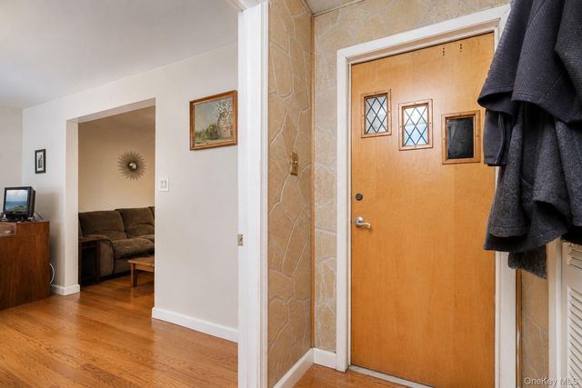 2118 W 7th Street, Brooklyn, NY 11223