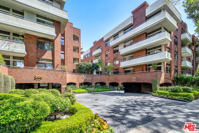 200 N Swall Drive 313, Beverly Hills, CA 90211