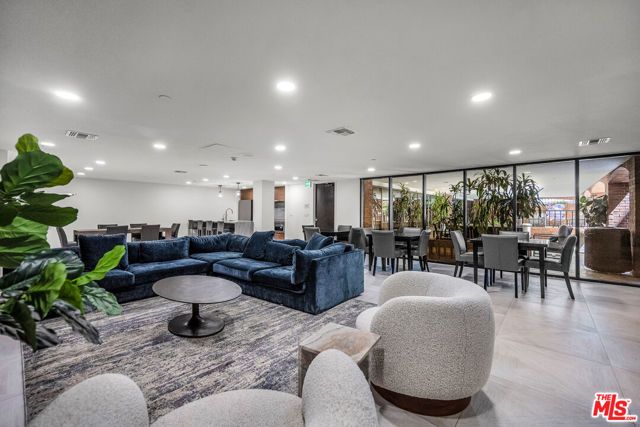 200 N Swall Drive 313, Beverly Hills, CA 90211