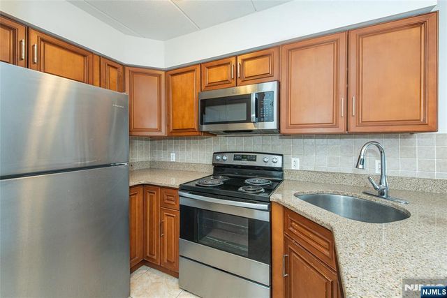 5 Linden Street 3J, Hackensack, NJ 07601