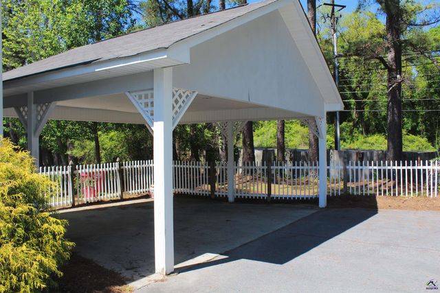 100 Embassy Court, Macon, GA 31210