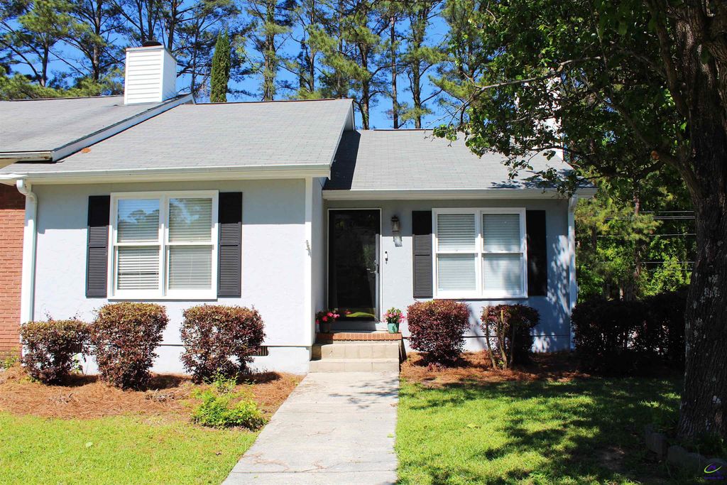 100 Embassy Court, Macon, GA 31210