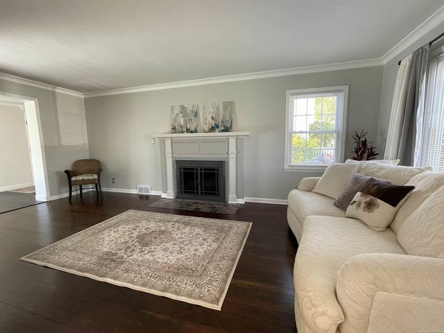 1925 Handley Street, Saginaw, MI 48602