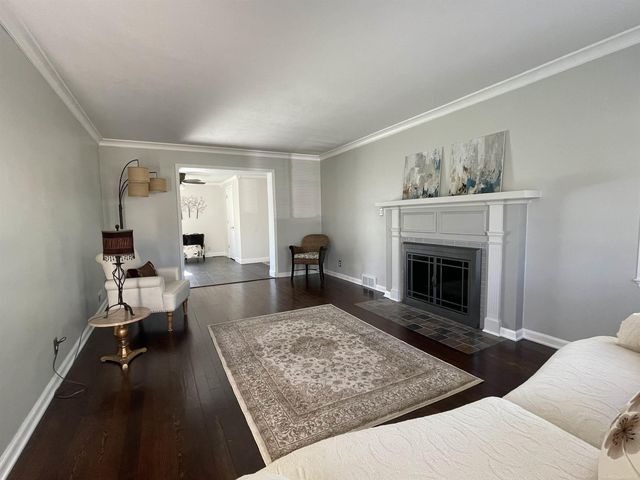 1925 Handley Street, Saginaw, MI 48602