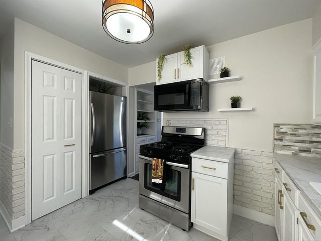 1925 Handley Street, Saginaw, MI 48602
