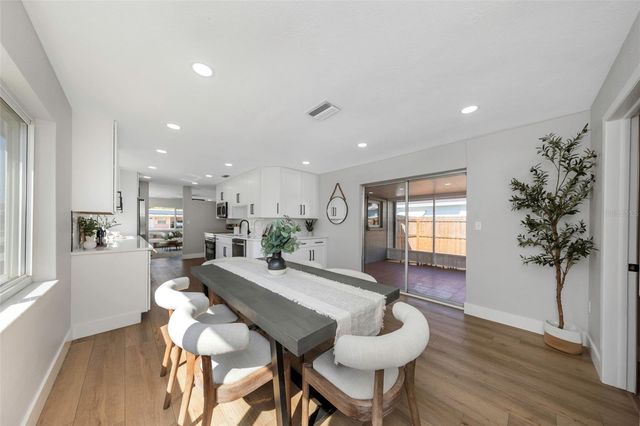 5744 17TH AVENUE N, St Petersburg, FL 33710