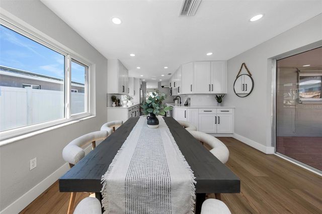 5744 17TH AVENUE N, St Petersburg, FL 33710