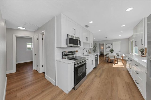 5744 17TH AVENUE N, St Petersburg, FL 33710