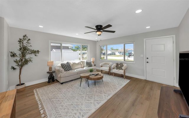 5744 17TH AVENUE N, St Petersburg, FL 33710