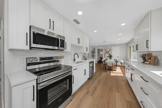 5744 17TH AVENUE N, St Petersburg, FL 33710